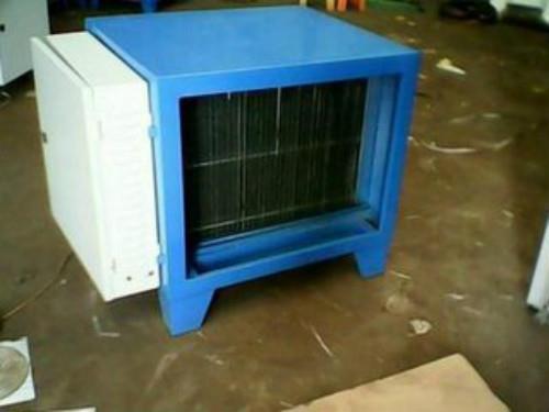 餐(can)飲靜電式油煙淨(jing)化器(qi)