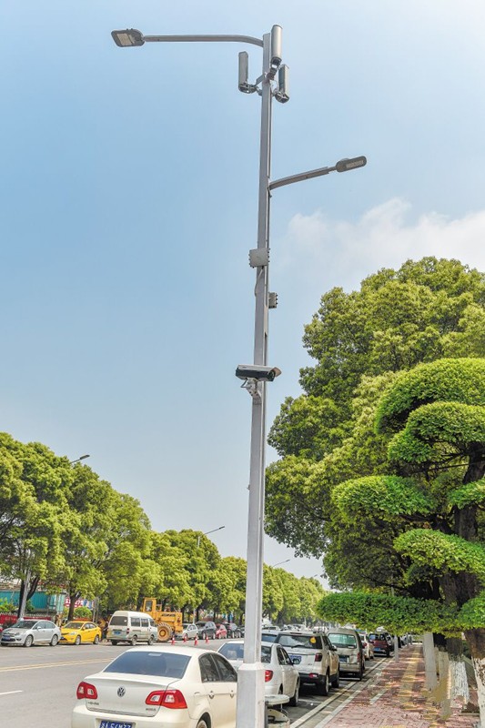 湖(hu)南首條“智慧炤明路”亮相長沙隆平(ping)高科技園